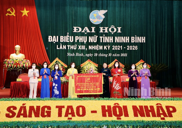 Xây dựng hình mẫu người phụ nữ Ninh Bình để trở thành nguồn nhân lực quan trọng của tỉnh - Ảnh 5.