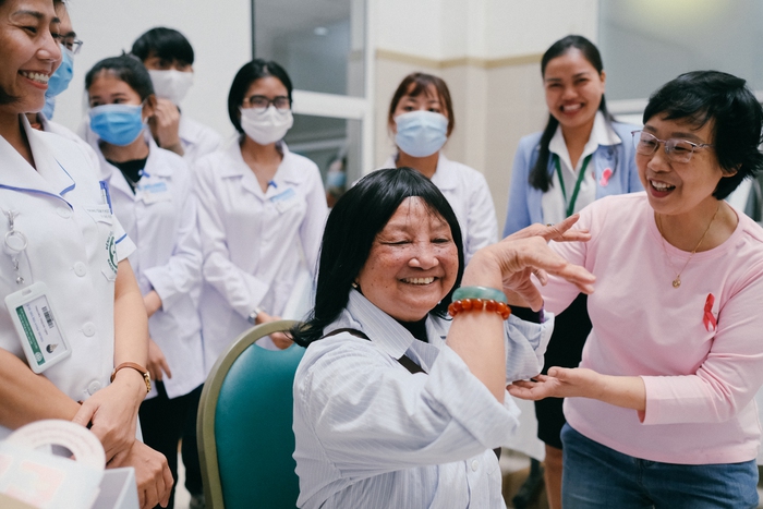 Cùng Hairburst Việt Nam hỗ trợ “tích tóc” cho bệnh nhân ung thư  - Ảnh 1.
