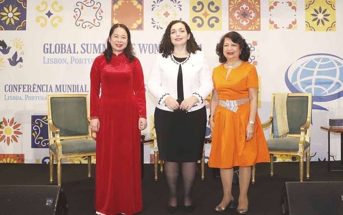 Hình ảnh đoàn đại biểu Việt Nam dự hội nghị thượng đỉnh phụ nữ toàn cầu