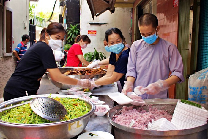 Sử dụng các chùa, cơ sở tự viện làm điểm cách ly cho người dân về từ vùng dịch - Ảnh 1.