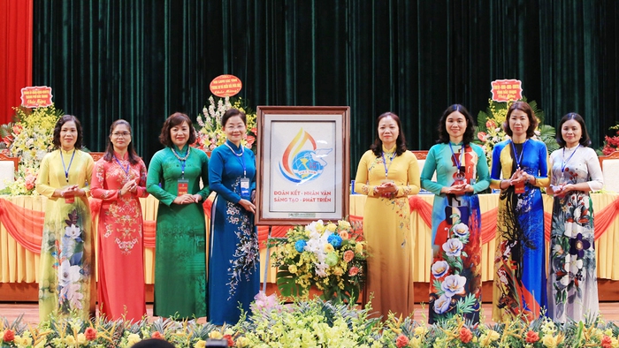 Khai mạc Đại hội Đại biểu Phụ nữ tỉnh Bắc Giang lần thứ XVI - Ảnh 1.