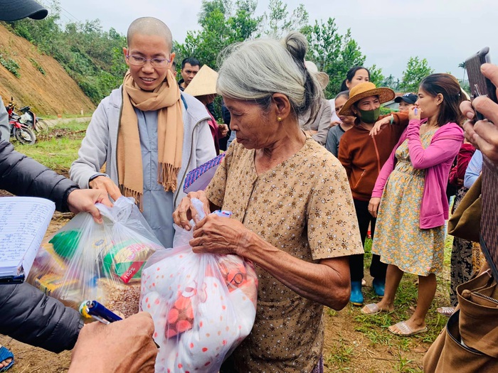 Những con chữ lan tỏa yêu thương - Ảnh 2.