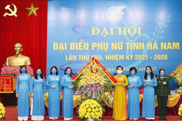 Bà Phạm Thị Bích Ngọc tái đắc cử Chủ tịch Hội LHPN tỉnh Hà Nam nhiệm kỳ 2021-2026 - Ảnh 1.