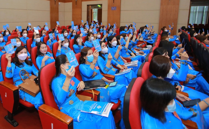 Bà Vũ Thị Kim Liên tái đắc cử chức Chủ tịch Hội LHPN thành phố Hải Phòng nhiệm kỳ 2021- 2026 - Ảnh 1.