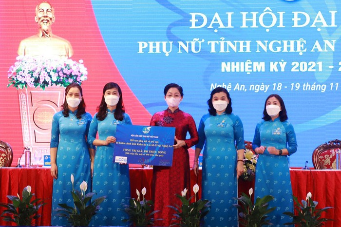 Khai mạc Đại hội đại biểu Phụ nữ tỉnh Nghệ An lần thứ XVI, nhiệm kỳ 2021-2026 - Ảnh 9.