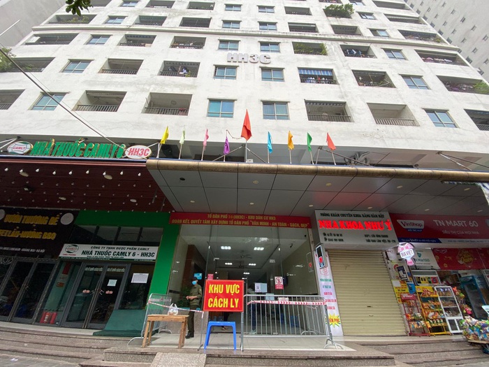 Hà Nội: Phong tỏa thêm 1 tòa chung cư HH Linh Đàm do bảo vệ quán cà phê mắc Covid-19 - Ảnh 1.