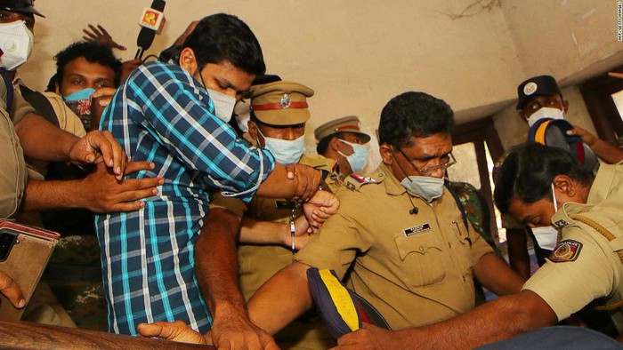 Ấn Độ: Chồng 3 lần dùng rắn giết hại vợ thiểu năng  - Ảnh 3.