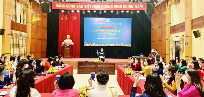 Bà Lê Kim Anh tái đắc cử Chủ tịch Hội LHPN Hà Nội khóa XVI - Ảnh 1.