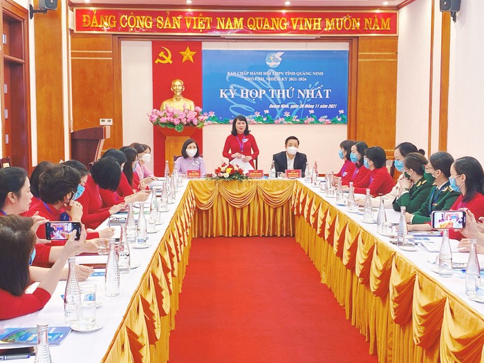 Bà Nguyễn Thị Vinh tái đắc cử Chủ tịch Hội LHPN tỉnh Quảng Ninh khóa XII - Ảnh 2.