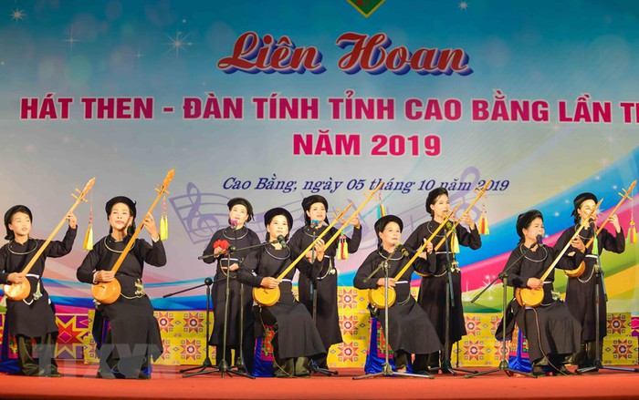 Độc đáo cách chế tác đàn tính từ quả bầu ở Cao Bằng - Ảnh 5. Độc đáo cách chế tác đàn tính từ quả bầu ở Cao Bằng - Ảnh 5.