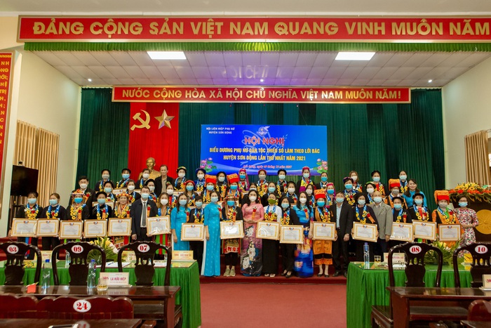 Bắc Giang: Biểu dương 45 phụ nữ dân tộc thiểu số huyện Sơn Động làm theo lời Bác - Ảnh 2.