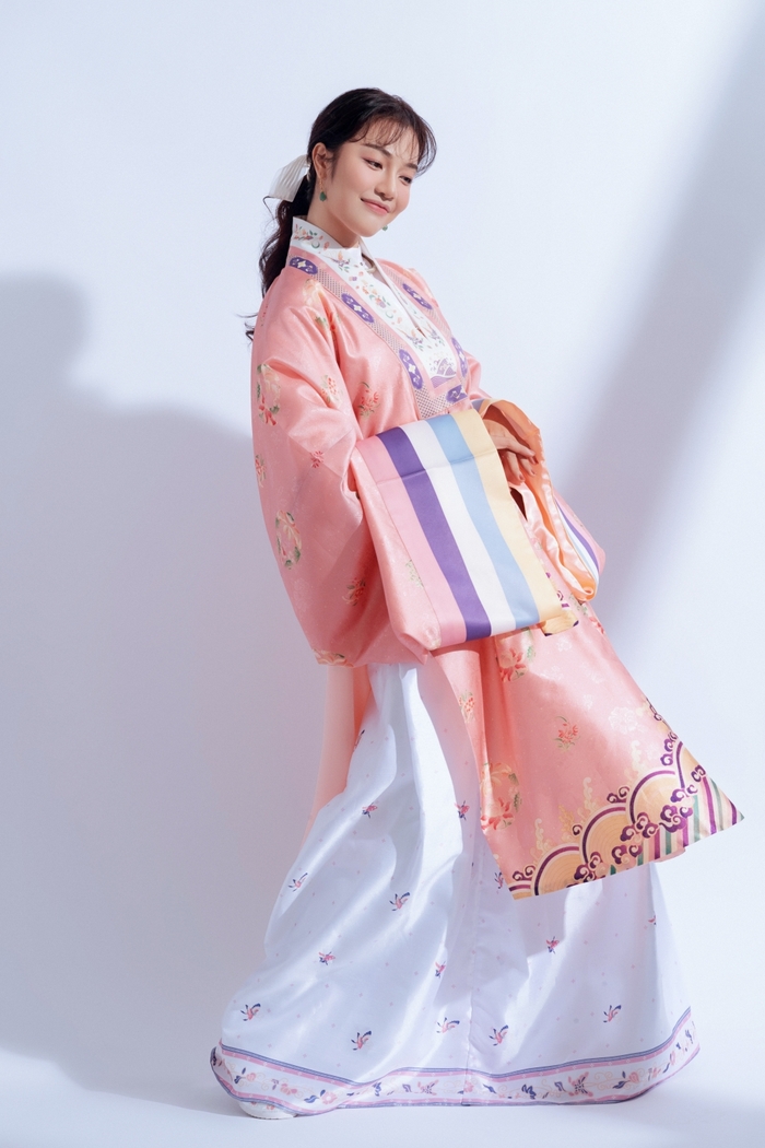 Hoàng Duyên nhận giải Nghệ sĩ mới xuất sắc của MAMA 2021 - Ảnh 3.