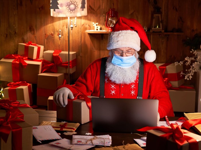 Dịch vụ ông già Noel tặng quà trầm lắng trước thềm lễ Giáng sinh  - Ảnh 1.