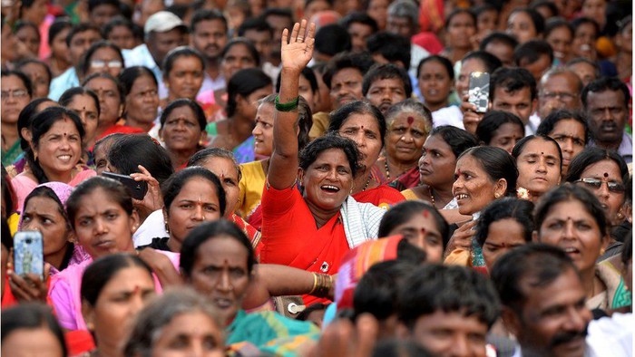 Ấn Độ: Trung bình mỗi ngày có 61 phụ nữ nội trợ tự tử - Ảnh 2.