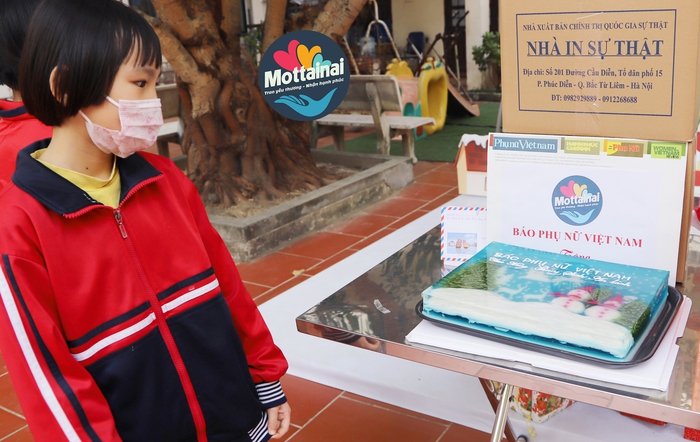 Báo PNVN tặng quà Mottainai cho trẻ em mồ côi, nhiễm HIV  - Ảnh 2.
