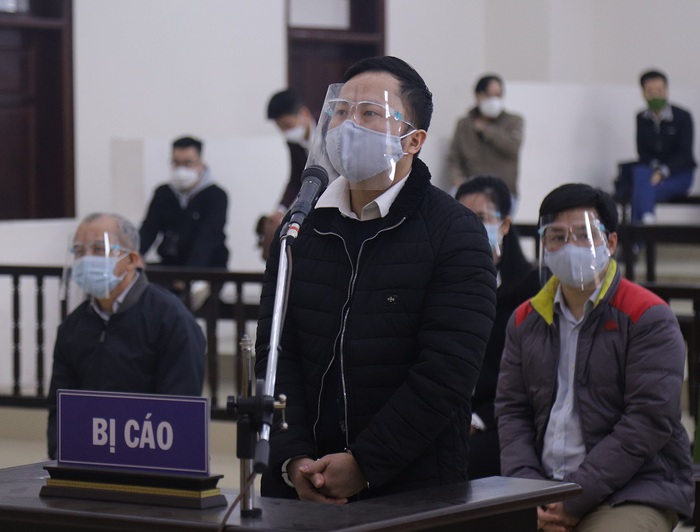 Bị cáo Dương Văn Hòa - Cựu Hiệu trưởng Trường ĐH Đông Đô bị đề nghị mức án 12 - 13 năm tù