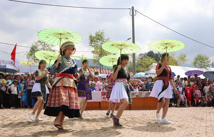 Sôi động Ngày hội văn hóa dân tộc Mông toàn quốc lần thứ III năm 2021 - Ảnh 1.