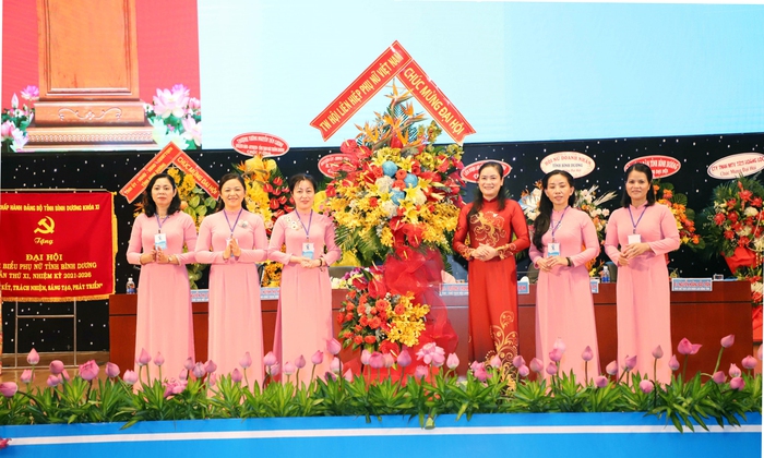 Bà Trương Thanh Nga tái đắc cử Chủ tịch Hội LHPN tỉnh Bình Dương khóa XI - Ảnh 1.