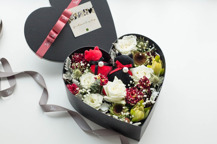 Gợi ý hoa quà tặng vừa đẹp vừa sang trong ngày lễ tình nhân Valentine - Ảnh 4.