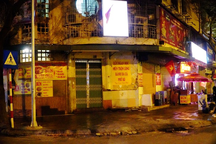 Hà Nội đóng cửa quán ăn phòng chống dịch Covid-19: Chủ quán mong muốn được bán hàng online - Ảnh 10.