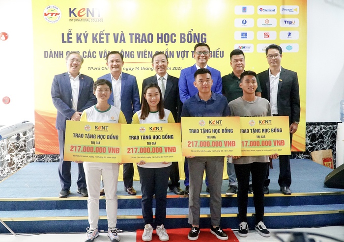 Tay vợt Trần Thụy Thanh Trúc nhận học bổng hơn 200 triệu đồng - Ảnh 1.