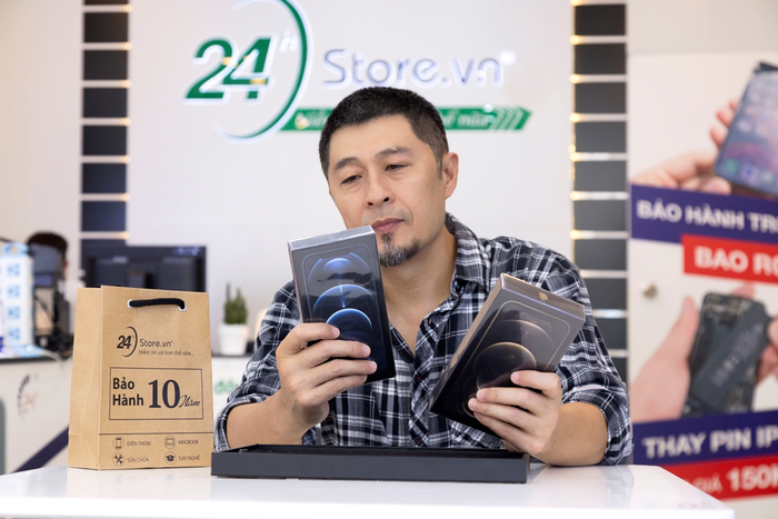 Charlie Nguyễn - “Đạo diễn triệu đô” của loạt phim ăn khách bất ngờ ghé 24hStore lên đời iPhone 12 Pro Max chính hãng  - Ảnh 2.