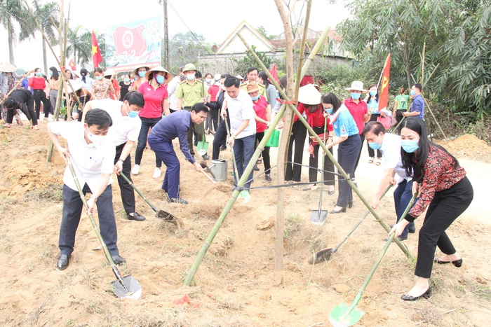 
Hà Tĩnh: Phụ nữ phát động “trồng 1 triệu cây xanh” - Ảnh 7.