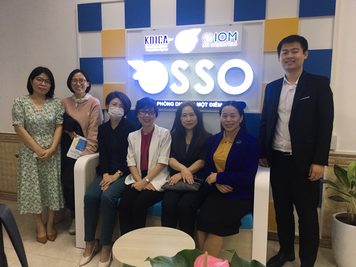 Đoàn cán bộ ngoại giao Hàn Quốc thăm Văn phòng OSSO hỗ trợ phụ nữ di cư hồi hương   - Ảnh 2.