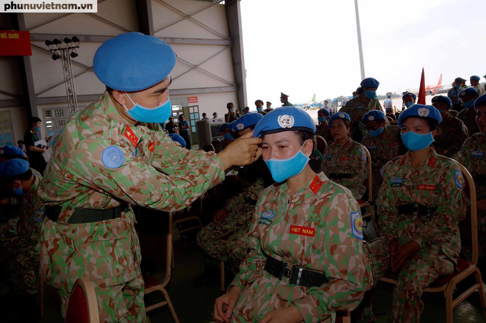 Hùng tráng  giây phút xuất quân của nữ chiến sĩ gìn giữ hòa bình  - Ảnh 5.