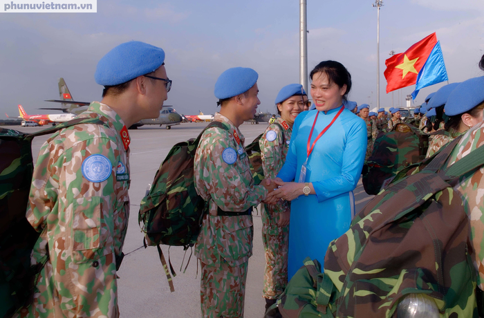 Hùng tráng  giây phút xuất quân của nữ chiến sĩ gìn giữ hòa bình  - Ảnh 11.