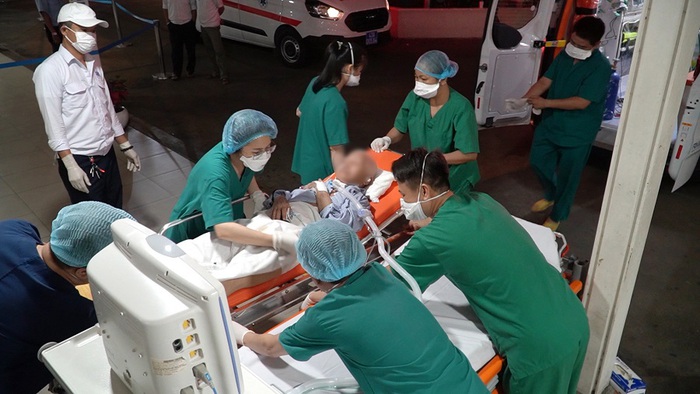 Bệnh viện Chợ Rẫy tiếp nhận bệnh nhân từng nhiễm Covid-19 nặng nhất nước - Ảnh 1.