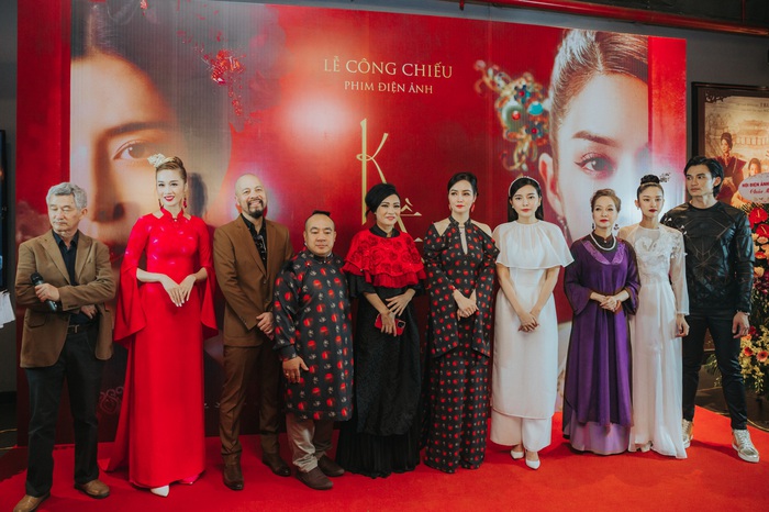 Ekip “Kiều” ra mắt khán giả Hà Nội trong những mẫu áo dài ấn tượng