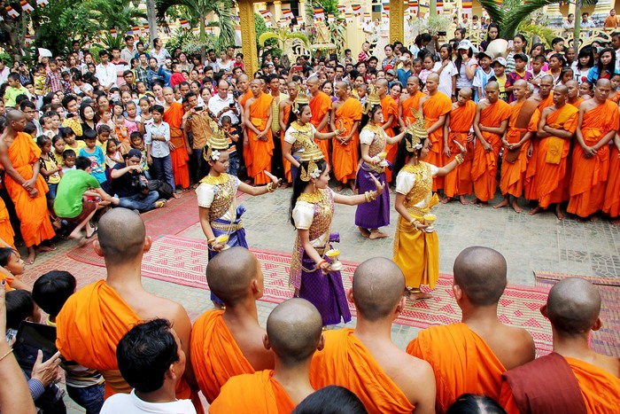 Thủ tướng Phạm Minh Chính gửi Thư chúc mừng đồng bào Khmer nhân dịp Tết Chôl Chnăm Thmây 2021 - Ảnh 1.