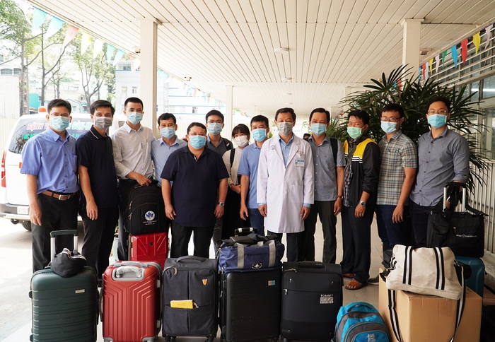 Bệnh viện Chợ Rẫy tăng cường “lá chắn” chống dịch Covid-19 cho Kiên Giang - Ảnh 1.