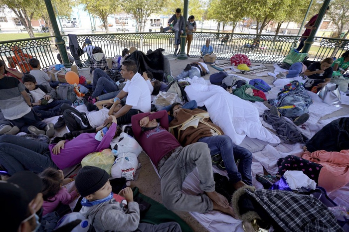 Khủng hoảng trẻ em nhập cư chưa từng có ở biên giới Mỹ-Mexico - Ảnh 1.