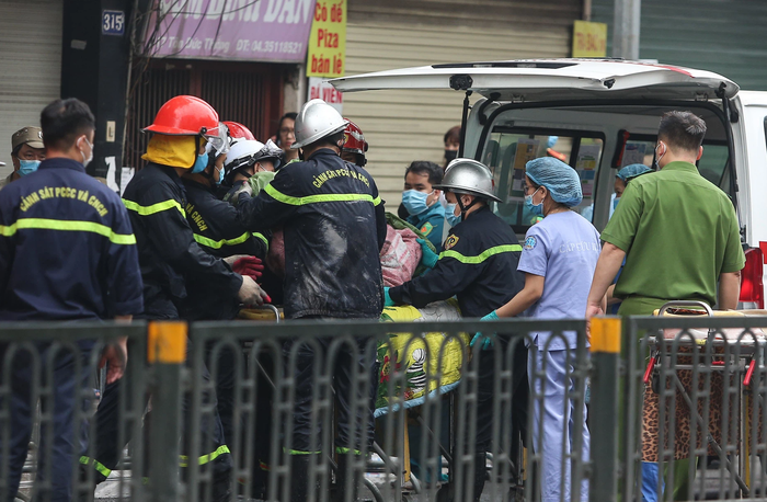 Xác định nguyên nhân vụ cháy nhà tại phố Tôn Đức Thắng khiến 4 người trong một gia đình tử vong - Ảnh 1.
