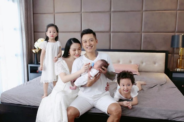Vợ chồng Tuấn Hưng - Hương Baby có 3 nhóc tì đáng yêu