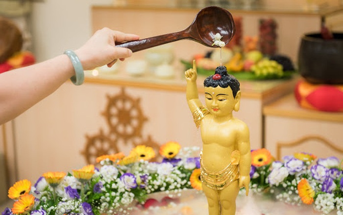 Cách thực hiện nghi lễ quan trọng nhất trong mùa Phật đản 2021