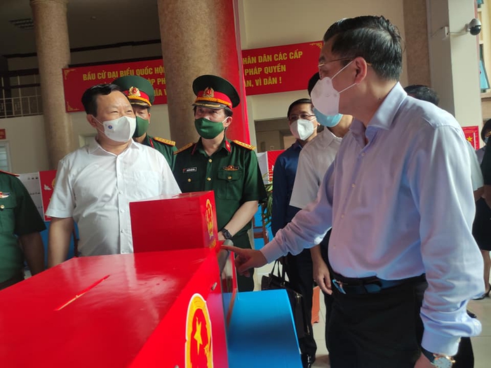 Chủ tịch Hà Nội: Yêu cầu đảm bảo công tác bầu cử tại bệnh viện  - Ảnh 1.
