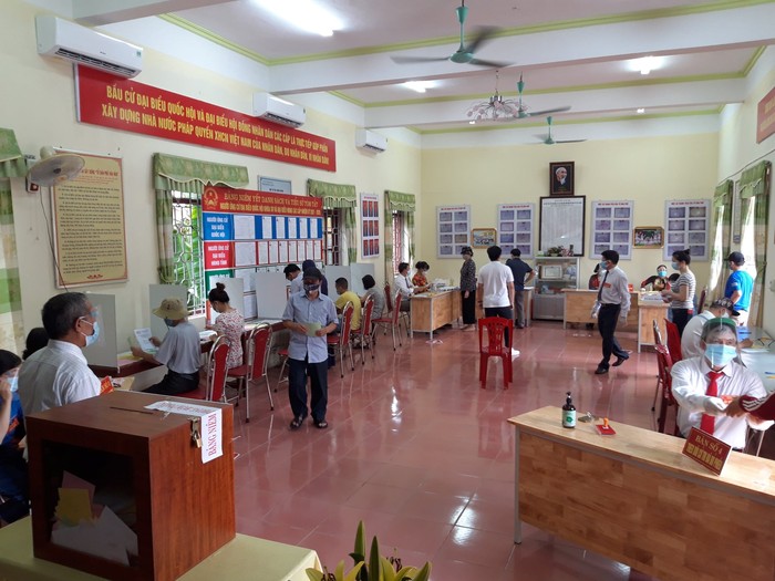 Hình ảnh bầu cử đặc biệt tại tâm dịch Bắc Giang - Ảnh 4.