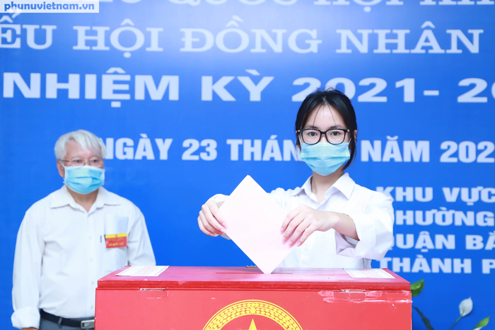 Lãnh đạo Hội LHPN Việt Nam đi bỏ phiếu bầu cử - Ảnh 12.