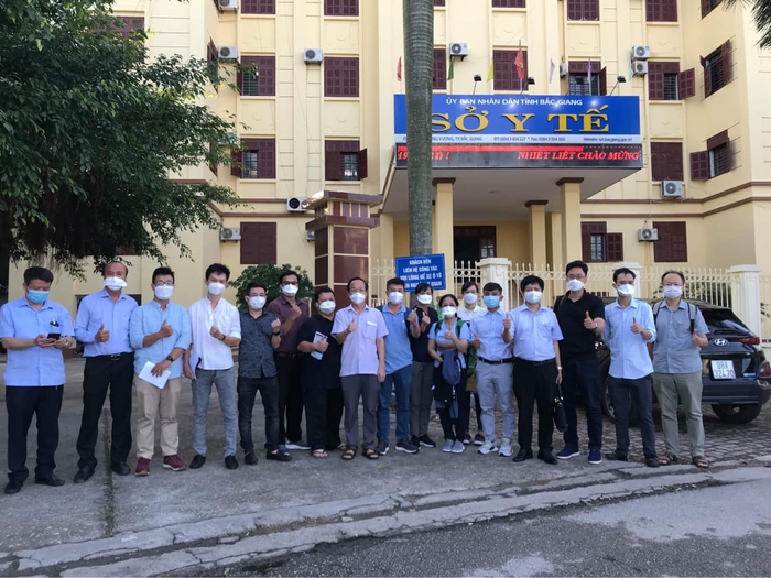 60 sinh viên ĐH Y Hà Nội tăng cường cho Bắc Ninh, chuyên gia từ BV Chợ Rẫy cũng có mặt hỗ trợ Bắc Giang - Ảnh 2.