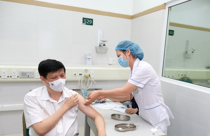 Bộ Y tế đã thay đổi chiến lược chống dịch ở Bắc Ninh, Bắc Giang như thế nào?  - Ảnh 2.