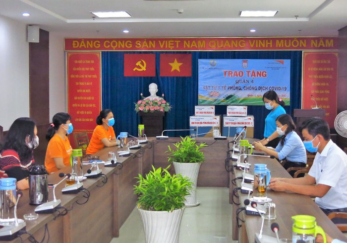 World Vision Việt Nam hỗ trợ TPHCM hơn 365 triệu đồng để vượt qua đại dịch Covid-19 - Ảnh 1.