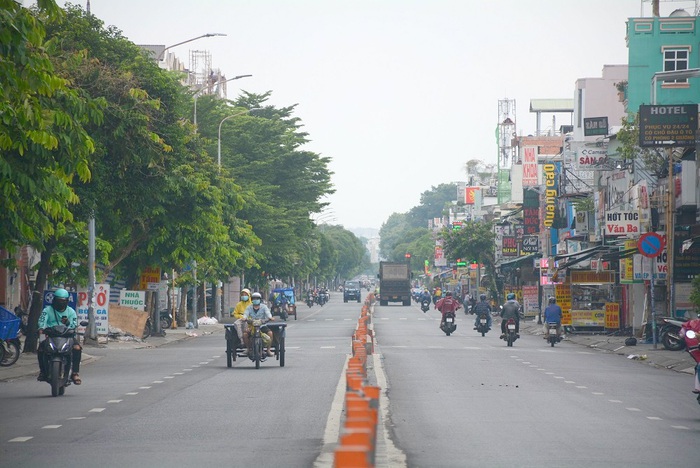 Người lao động ra khỏi quận Gò Vấp đi làm phải có xét nghiệm âm tính với Covid-19 - Ảnh 1.