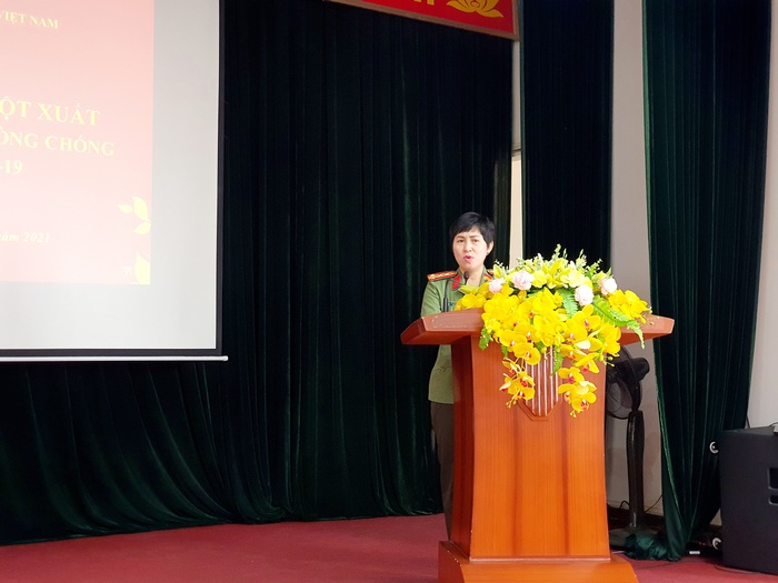 &quot;Áo chống sốc nhiệt&quot; của bệnh viện Y học cổ truyền nhận bằng khen của Hội LHPN Việt Nam  - Ảnh 1.