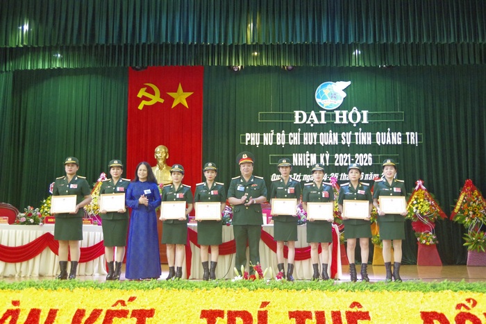 Phụ nữ lực lượng vũ trang Quảng Trị đoàn kết, sáng tạo, xứng danh Bộ đội Cụ Hồ - Ảnh 4.