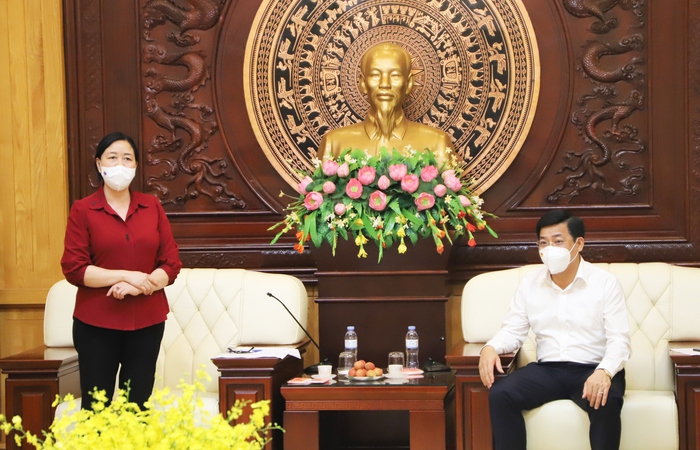 Ban Dân vận Trung ương trao gần 9 tỷ đồng ủng hộ tỉnh Bắc Giang, Bắc Ninh chống dịch - Ảnh 1.