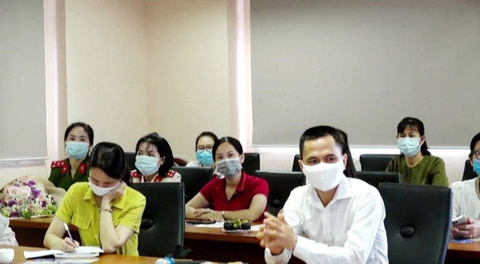 Hội LHPN Việt Nam trao giải cuộc thi “Gia đình an toàn trước thiên tai và biến đổi khí hậu” - Ảnh 4.