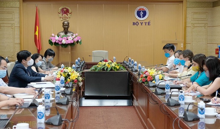 Việt Nam tìm nguồn cung vaccine ngừa Covid-19 cho trẻ em - Ảnh 1.